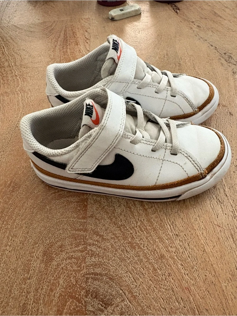 Nike Kids White and Brown Strap Low-Top Sneakers